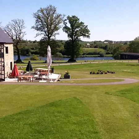 3 Bedroom Over Looking Dathee & Golf Course 샬레