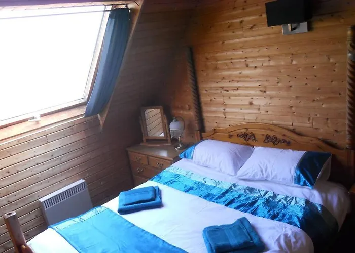 Alpesi faház 3 Bedroom Over Looking Dathee & Golf Course *