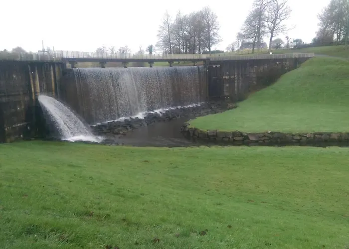 Chalé 3 Bedroom Over Looking Dathee & Golf Course Saint-Manvieu-Bocage